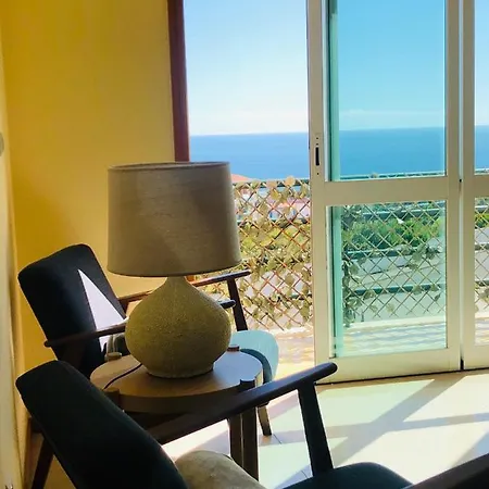 דירה Brel Beach House *
